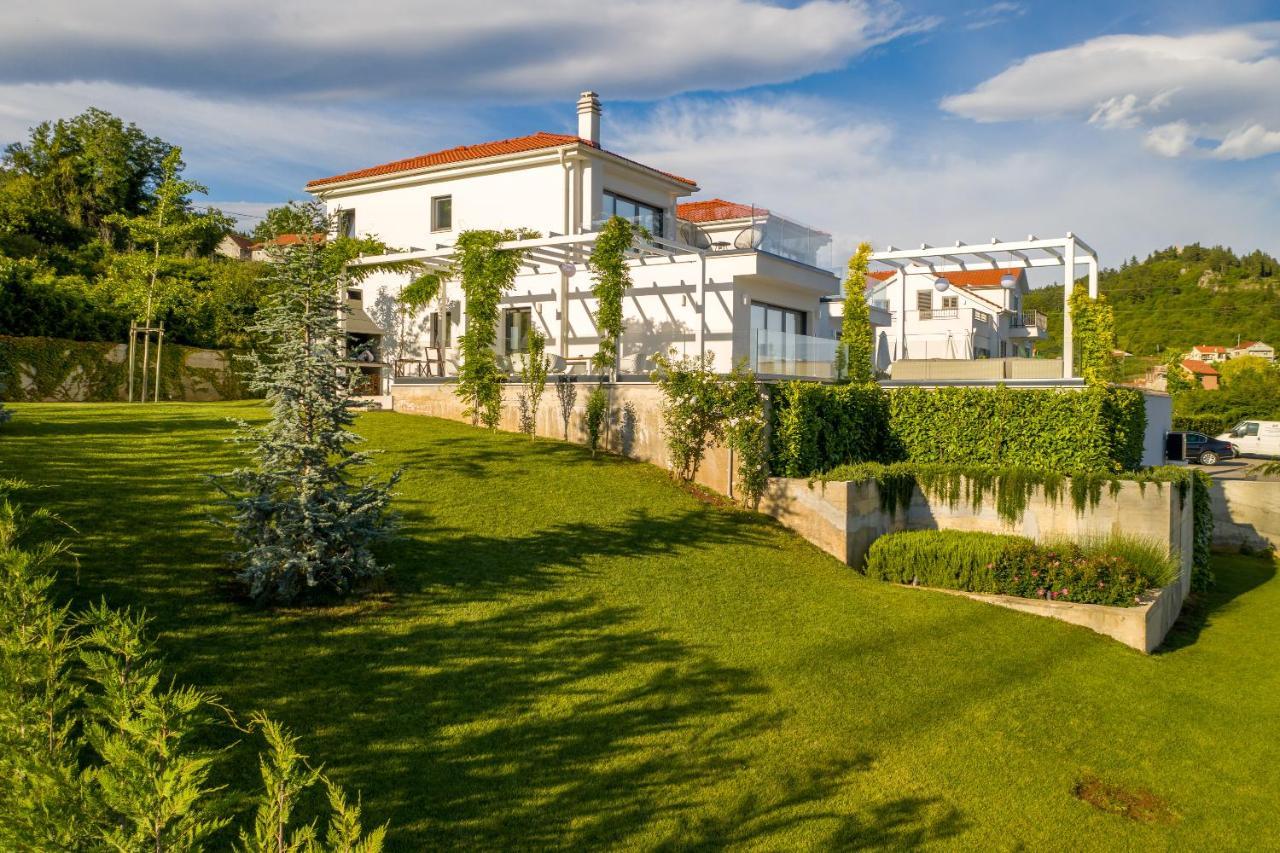 Villa Elegance Sinj Ngoại thất bức ảnh