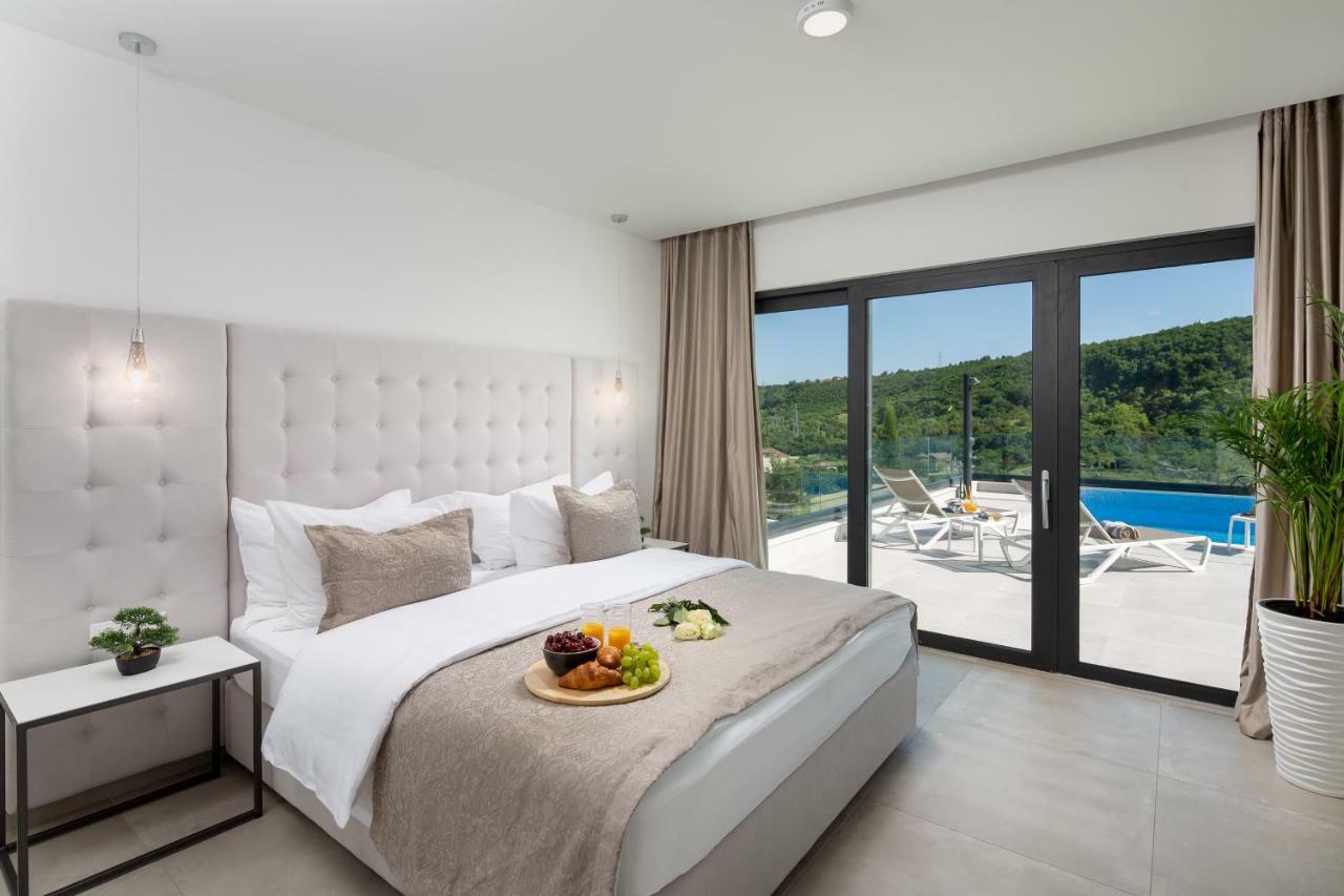 Villa Elegance Sinj Ngoại thất bức ảnh